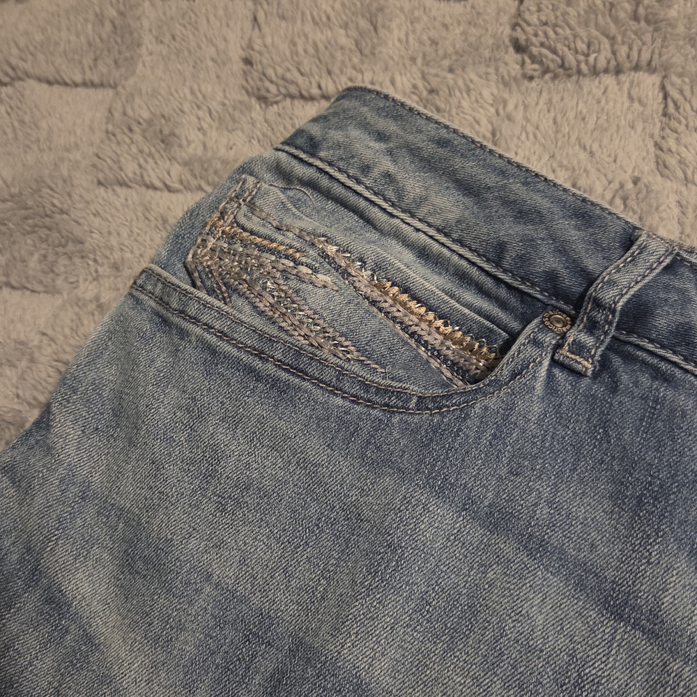 Womans Maurices Classic High-Rise Capri Light Washed Size 22w - Picture 6 of 11
